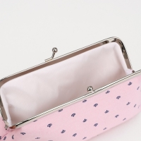Косметичка на фермуаре, цвет розовый Косметичка на фермуаре, цвет розовый