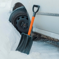 Лопата автомобильная пластиковая, ковш 260 × 300 мм, с оцинкованной планкой, металлический черенок (длина ± 7 см), Greengo Лопата автомобильная пластиковая, ковш 260 × 300 мм, с оцинкованной планкой, металлический черенок (длина ± 7 см), Greengo