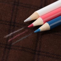 Карандаш для ткани с щёткой, 3 шт, цвет белый, розовый, синий Карандаш для ткани с щёткой, 3 шт, цвет белый, розовый, синий