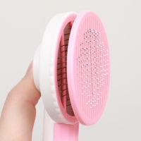 Пуходёрка пластиковая с функцией самоочистки, 7,7 х 19,1 см, розовая Пуходёрка пластиковая с функцией самоочистки, 7,7 х 19,1 см, розовая