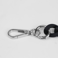 Цепочка для сумки, с карабинами, пластиковая, 23 × 17 мм, 30 см, цвет чёрный/серебряный Цепочка для сумки, с карабинами, пластиковая, 23 × 17 мм, 30 см, цвет чёрный/серебряный