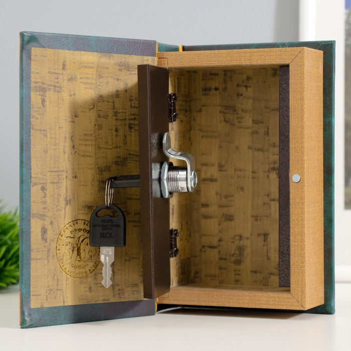 Сейф-книга дерево кожзам Сейф-книга дерево кожзам "Атлас мира" 17х11х5 см