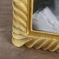 Фоторамка полистоун 10х15 см "Лепестки спираль" золото 22х17 см Фоторамка полистоун 10х15 см "Лепестки спираль" золото 22х17 см