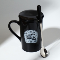 Кружка керамическая «Аргумент», 420 мл, с ложкой и крышкой, цвет чёрный Кружка керамическая «Аргумент», 420 мл, с ложкой и крышкой, цвет чёрный