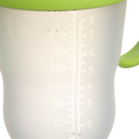 Бутылочка для кормления M&B, ШГ Ø70мм, от 6 мес, 250мл, с ручками, силиконовая колба, цвет зеленый Бутылочка для кормления M&B, ШГ Ø70мм, от 6 мес, 250мл, с ручками, силиконовая колба, цвет зеленый