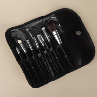 Набор кистей для макияжа «Вензель», 7 предметов, чехол на кнопке, цвет золотистый/чёрный Набор кистей для макияжа «Вензель», 7 предметов, чехол на кнопке, цвет золотистый/чёрный