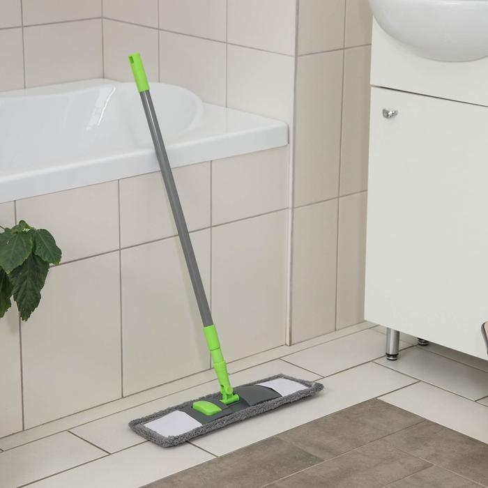 Швабра для мытья пола плоская Доляна, насадка из микрофибры 42&times;12 см, телескопическая ручка 73-124 см