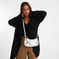 Сумка женская кросс-боди, на молнии, цвет белый Сумка женская кросс-боди, на молнии, цвет белый