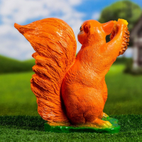 Садовая фигура "Белка с шишкой" 13&times;18&times;28см