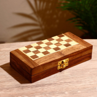 Шахматы дерево, 18х18,5х2 см Шахматы дерево, 18х18,5х2 см