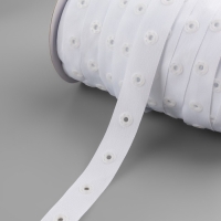 Тесьма с кнопками, 25-25 мм, 17 мм × 45 ± 1 м, цвет белый Тесьма с кнопками, 25-25 мм, 17 мм × 45 ± 1 м, цвет белый