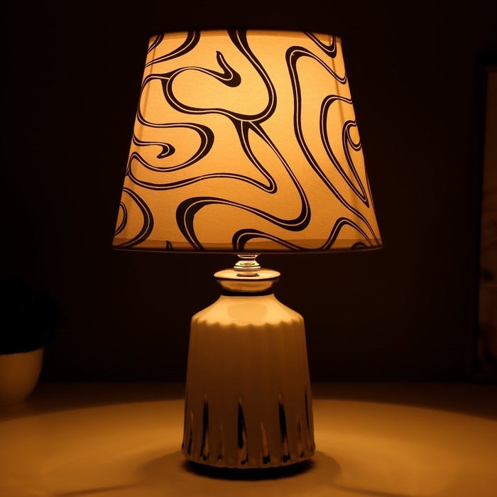 Настольная лампа Настольная лампа "Николь" Е14 40Вт серебро белый 20х20х33см