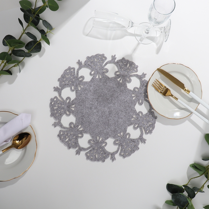 Салфетка новогодняя декоративная Доляна &laquo;Колокольчики&raquo;, цвет серый, d 30 см, фетр