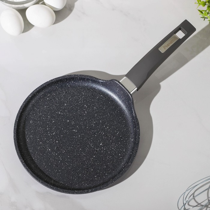 Сковорода блинная &laquo;Гранит&raquo;, d=22 см, пластиковая ручка, антипригарное покрытие, цвет серый