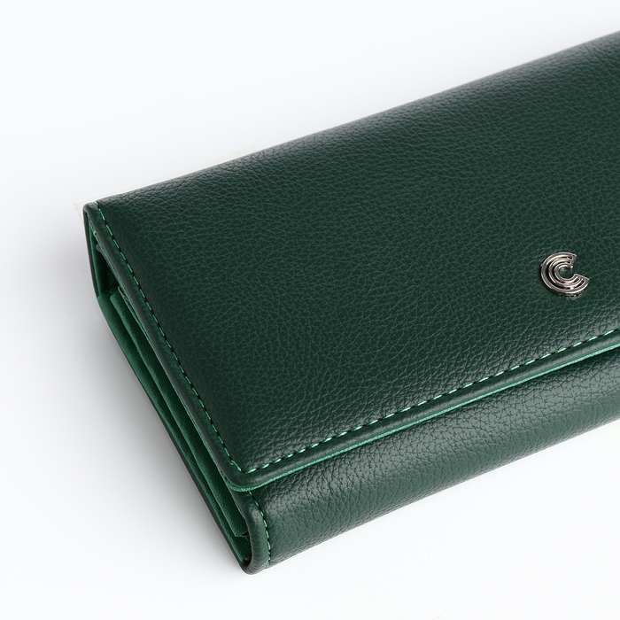Кошелёк женский на магните, цвет зелёный