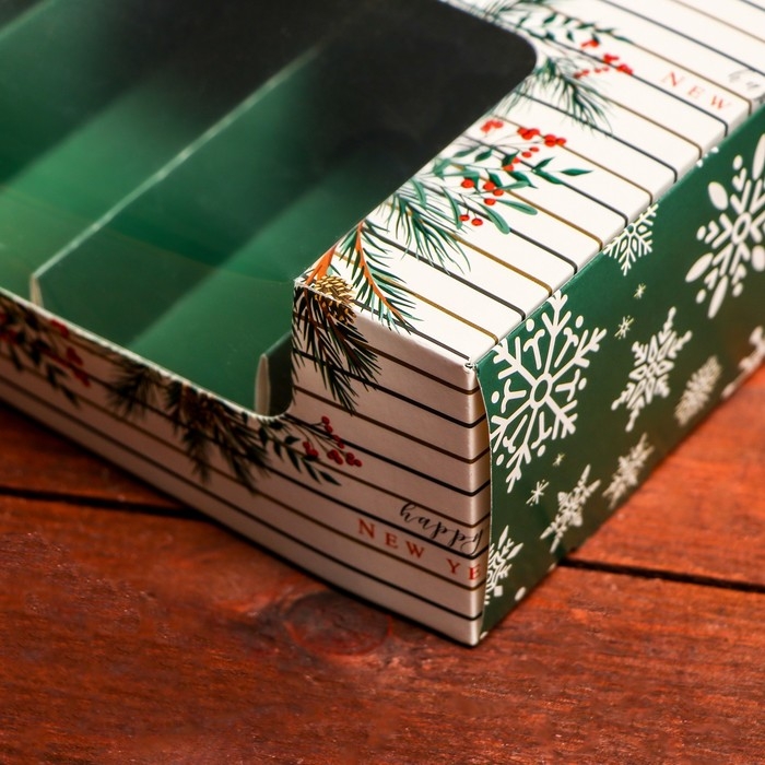 Новый год. Кондитерская упаковка под 5 эклеров Новый год. Кондитерская упаковка под 5 эклеров "Счастливого Нового года", 25,2 х 15 х 6,6 см