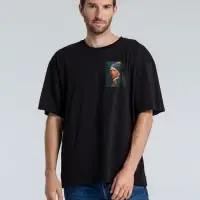 Футболка оверсайз &laquo;Мужчина с жемчужной сережкой&raquo;, черная, размер M/L