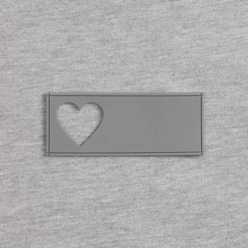 Лейбл из ПВХ с вырубкой &laquo;Сердце&raquo;, серый