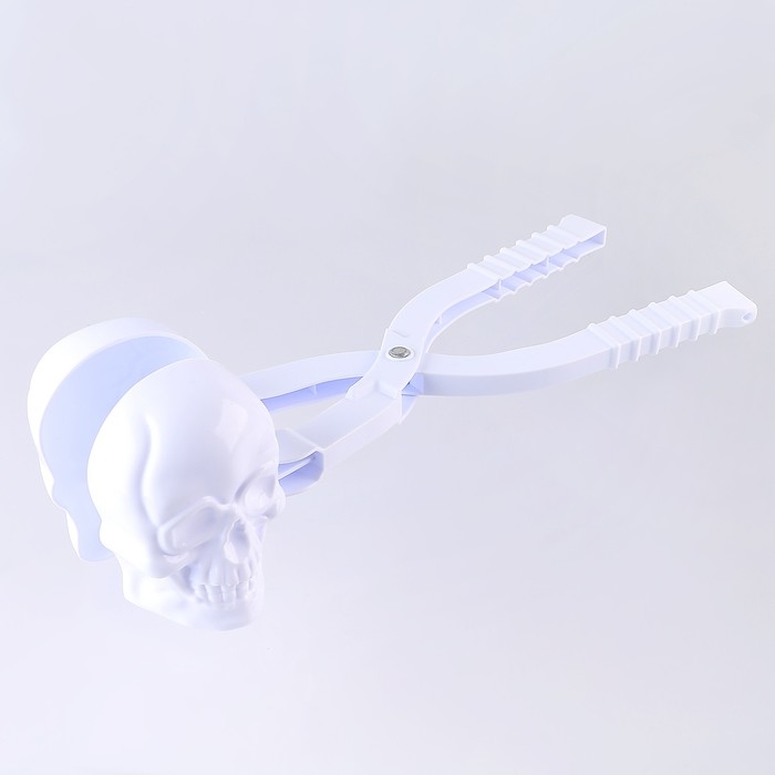 Снежколеп-песколеп «Череп», цвета МИКС Снежколеп-песколеп «Череп», цвета МИКС