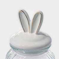 Банка стеклянная для хранения сыпучих продуктов Доляна &laquo;Зайка в золотом&raquo;, 600 мл, с керамической крышкой