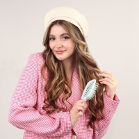 Расчёска массажная, широкая, вентилируемая, 8,5 &times; 20,5 см, PVC коробка, цвет белый/бирюзовый