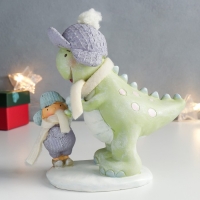 Сувенир полистоун "Малыш и динозаврик в шапочках" 15х8,5х16 см Сувенир полистоун "Малыш и динозаврик в шапочках" 15х8,5х16 см