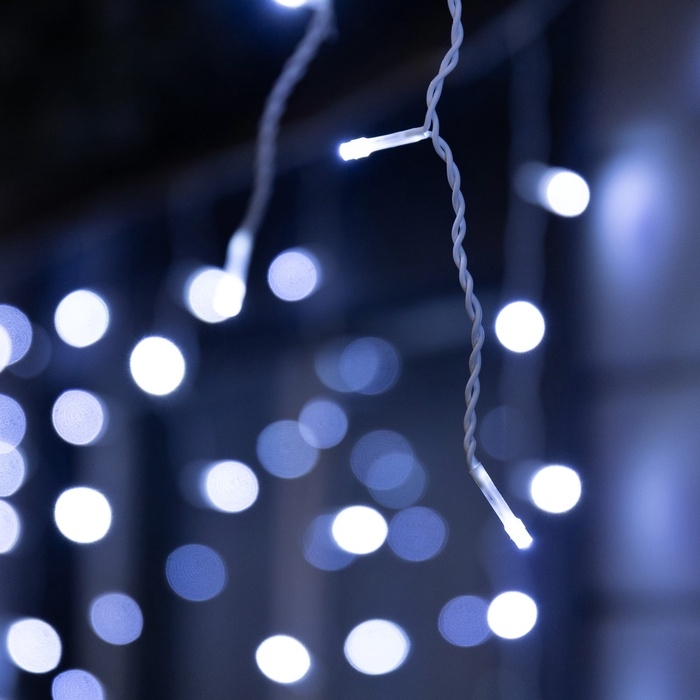 Гирлянда «Бахрома» 25 × 0.7 м, IP44, УМС, белая нить, 450 LED, свечение белое, 220 В Гирлянда «Бахрома» 25 × 0.7 м, IP44, УМС, белая нить, 450 LED, свечение белое, 220 В