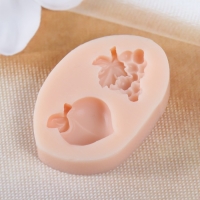 Молд силиконовый "Персик и виноград" 1,6х2х0,5, 1,7х2х0,5 см Молд силиконовый "Персик и виноград" 1,6х2х0,5, 1,7х2х0,5 см