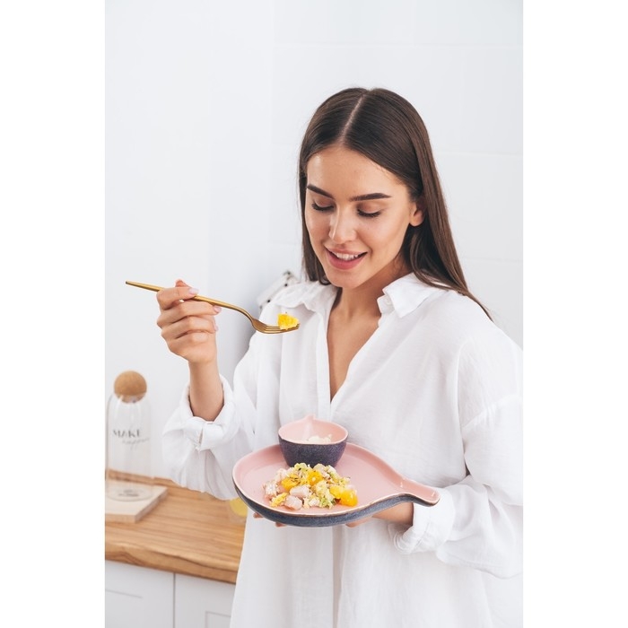 Тарелка керамическая «Инжир», 22.5 х 26.5 см, цвет розовый Тарелка керамическая «Инжир», 22.5 х 26.5 см, цвет розовый