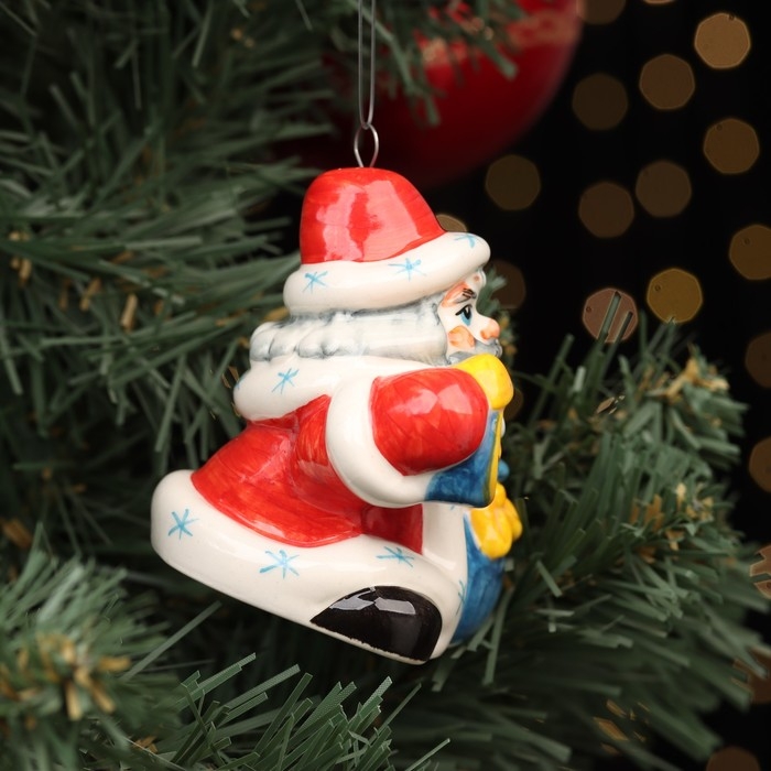 Ёлочная фарфоровая игрушка Ёлочная фарфоровая игрушка "Дед Мороз с часами", красная шуба, 8 см