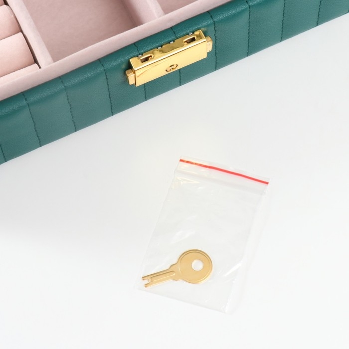 Шкатулка кожзам для украшений Шкатулка кожзам для украшений "Ромбики. На кнопке" зелёная 7,5х24,5х18,5 см