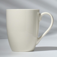 Кружка керамическая с ложкой &laquo;Начни день с улыбки&raquo;, 310 мл, цвет белый