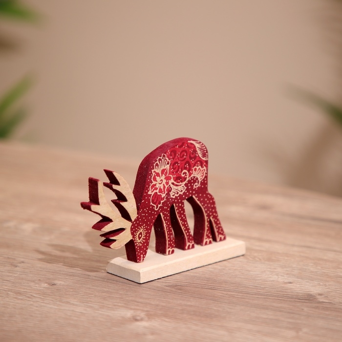 Сувенир Сувенир "Олень" на подставке, дерево 13х4х9 см