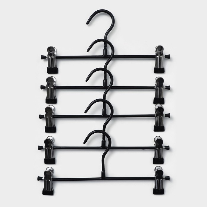 Вешалки для брюк и юбок, с зажимами, 5 шт, 26×13 см, цвет чёрный Вешалки для брюк и юбок, с зажимами, 5 шт, 26×13 см, цвет чёрный