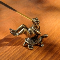 Подставка для благовоний "Лягушка на черепахе", 3,5х5 см Подставка для благовоний "Лягушка на черепахе", 3,5х5 см