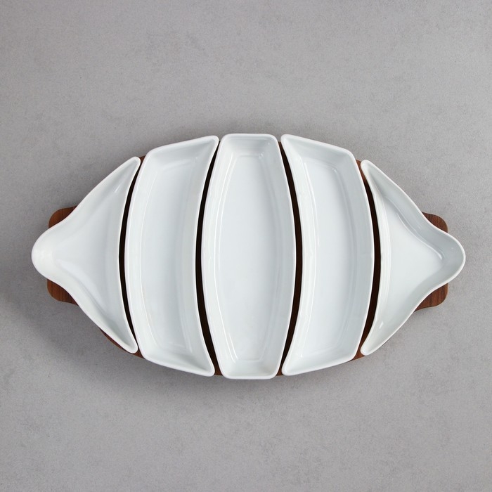 Менажница, деревянное основание, 2 шт: 150 мл, 2 шт: 200 мл, 1 шт: 250 мл, фарфор, Иран Менажница, деревянное основание, 2 шт: 150 мл, 2 шт: 200 мл, 1 шт: 250 мл, фарфор, Иран