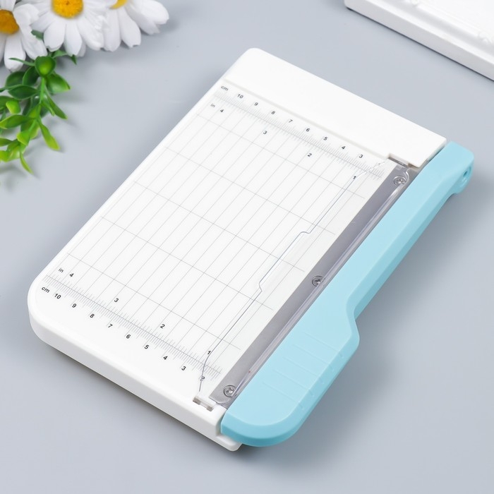 Резак для бумаги гильотинный 2,5х19х14 см Резак для бумаги гильотинный 2,5х19х14 см