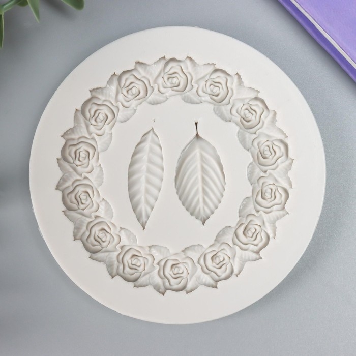 Молд силикон "Круг из роз и листики" 3 предмета 8,5х8,5х0,5 см
