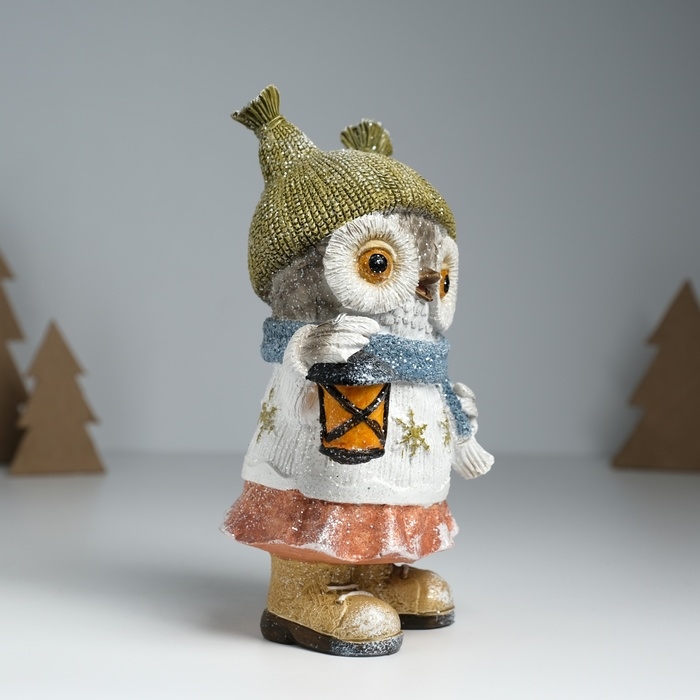 Сувенир полистоун "Совушка в свитере со снежинками, с фонариком" 11,6х8х19 см