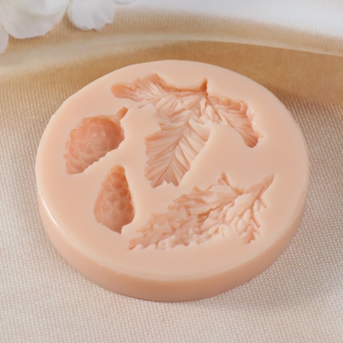 Новогодний молд силикон "Хвойные ветки" 3х1,5х0,7   4,5х5х0,7   5,2х2,5х0,7 см