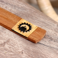 Подставка под благовония "Месяц" дерево бакаян, рог 25 см Подставка под благовония "Месяц" дерево бакаян, рог 25 см