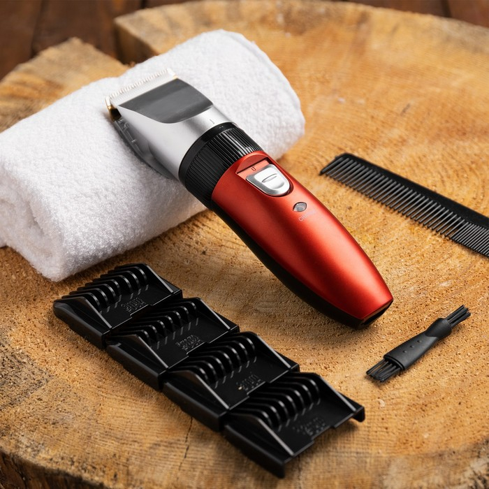 Машинка для стрижки Luazon LTRI-22, 2.5 Вт, 3/6/9/12 мм, керамич. нож, АКБ, красная Машинка для стрижки Luazon LTRI-22, 2.5 Вт, 3/6/9/12 мм, керамич. нож, АКБ, красная