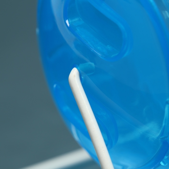 Шар для грызунов на металлическом основании, 12 см, синий