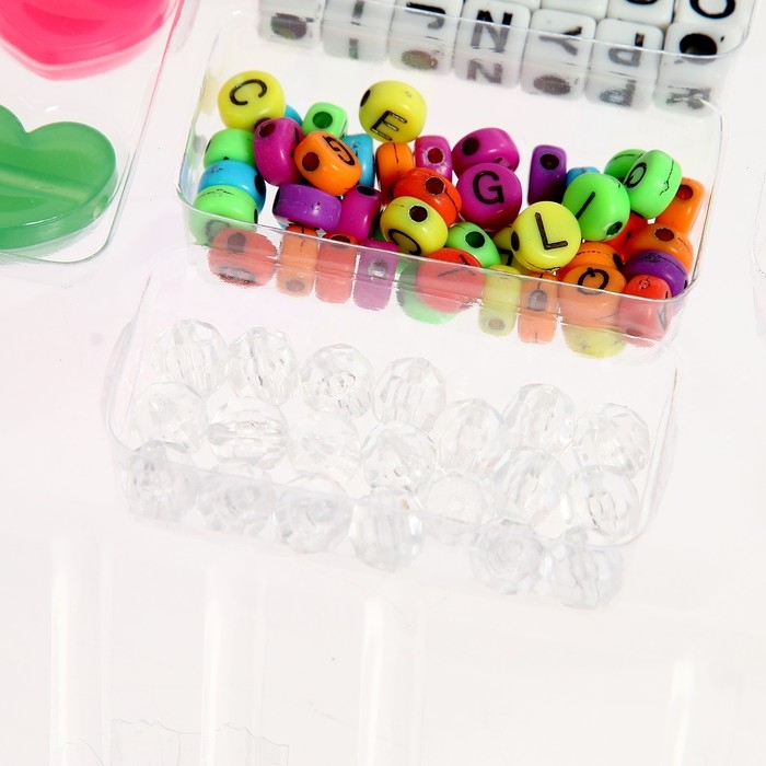 Набор для творчества &laquo;Создай своё украшение&raquo;, 600 бусин и шармов