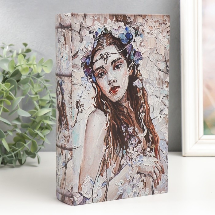 Сейф-книга дерево кожзам Сейф-книга дерево кожзам "Девушка-лето" 21х13х5 см