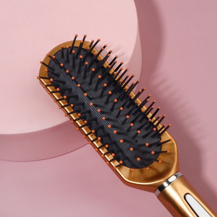 Расчёска массажная, 4,5 × 23 см, цвет золотистый Расчёска массажная, 4,5 × 23 см, цвет золотистый