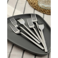 Вилка столовая из нержавеющей стали Magistro Gamburg, h=20 см, толщина 4 мм, цвет серебряный Вилка столовая из нержавеющей стали Magistro Gamburg, h=20 см, толщина 4 мм, цвет серебряный