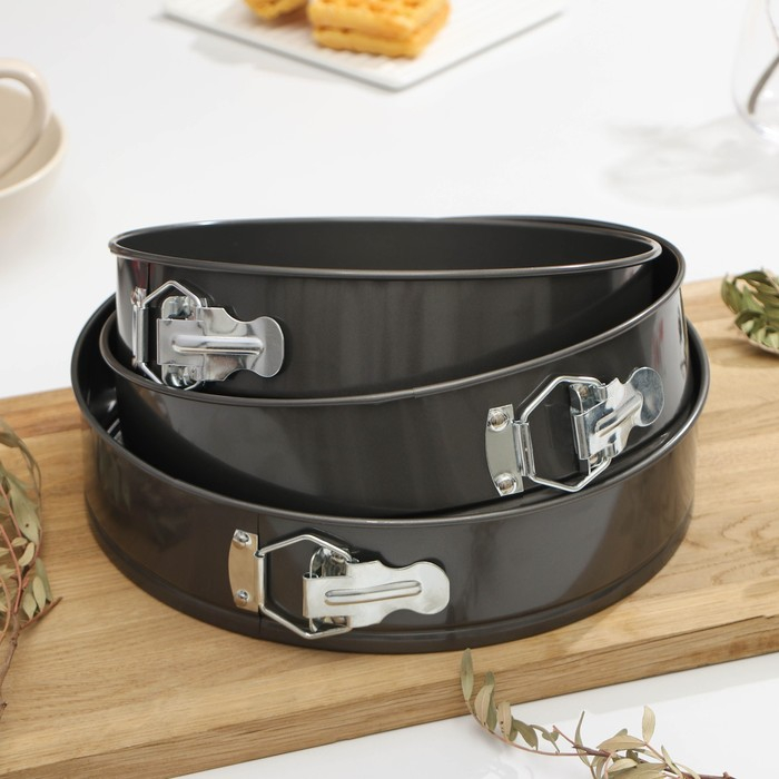 Набор форм для выпечки Доляна &laquo;Элин. Круг&raquo;, 3 предмета: d=24/26/28 см, съёмное дно, антипригарное покрытие, цвет чёрный