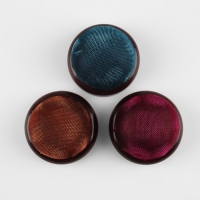 Игольница «Круг», на деревянной подложке, d = 7 см, цвет МИКС Игольница «Круг», на деревянной подложке, d = 7 см, цвет МИКС
