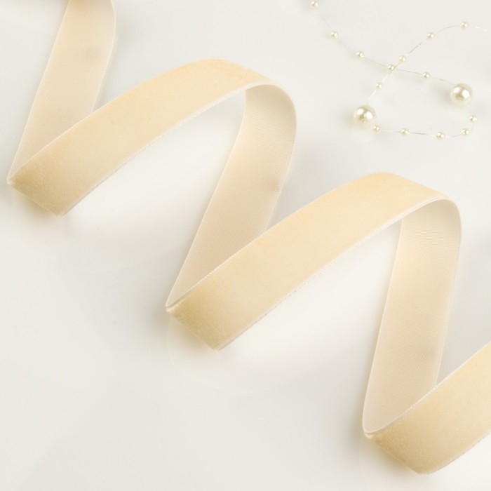 Лента бархатная, 20 мм, 18 ± 1 м, цвет молочный №04 Лента бархатная, 20 мм, 18 ± 1 м, цвет молочный №04